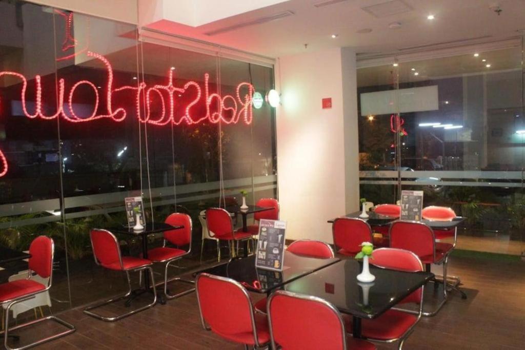 RedStar Hotel Yakarta Exterior foto